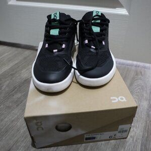 Women's On Cloud-The Roger Sneakers